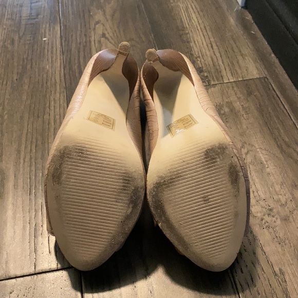 Beige open toe pumps - Picture 3 of 5